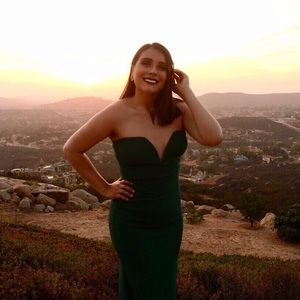 Meet your Posher, Denia.